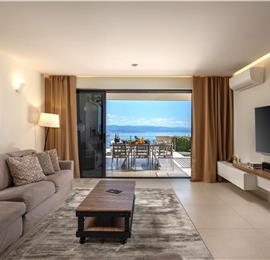 4 Bedroom Villa with Salt Water Pool, Private mini golf course and Rooftop Terrace near Opatija, Sleeps 8